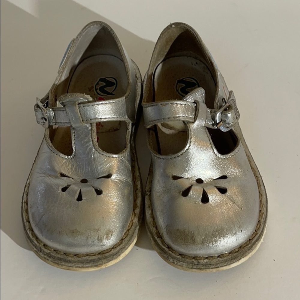 Well loved naturino Mary Janes | toddler 23